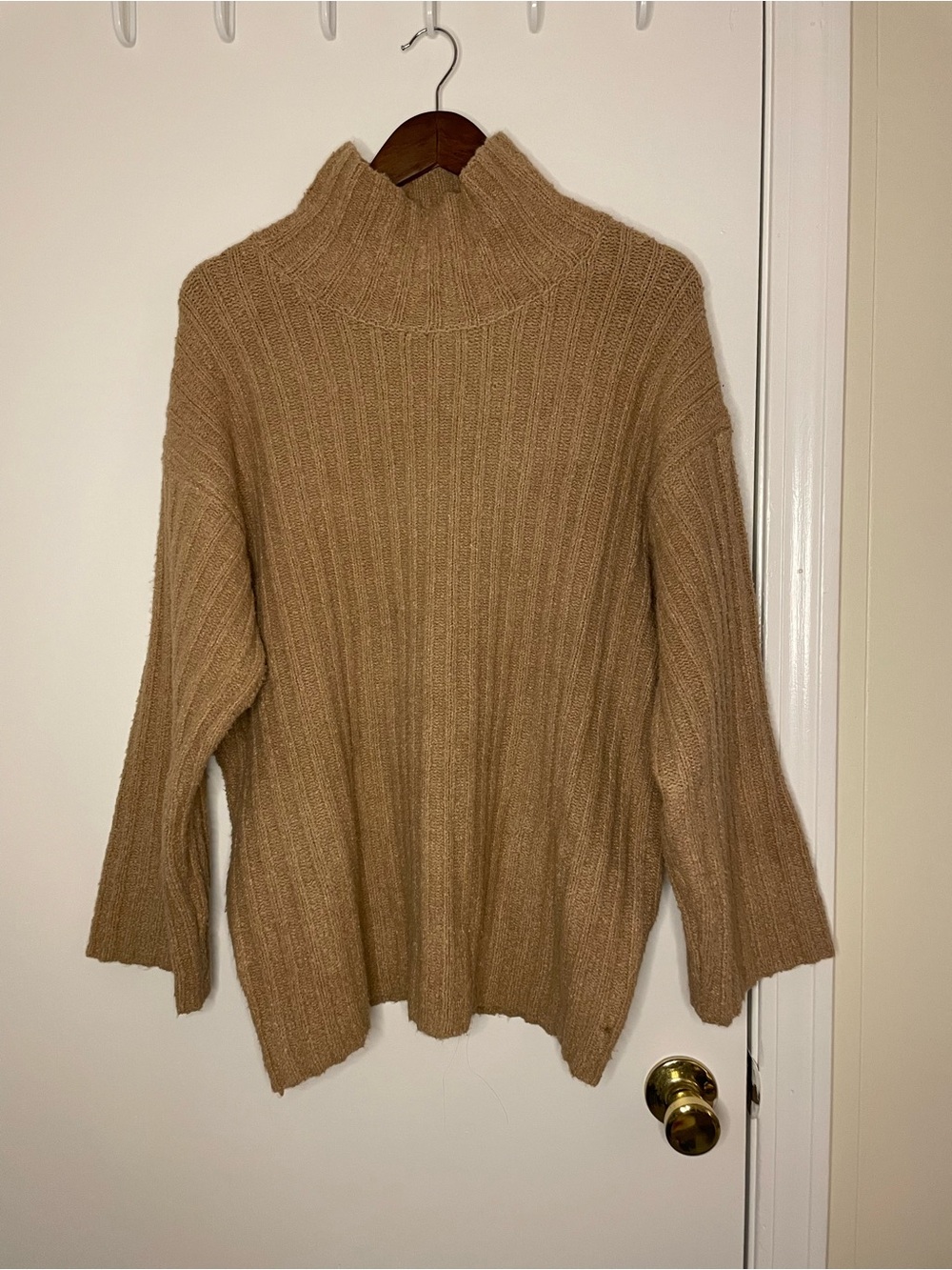 Universal Thread Womens Oversized Camel Ribbed Turtleneck Sweater